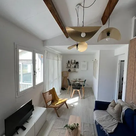 Cocooning Apt On The Waterfront - Sea View アパート アグド